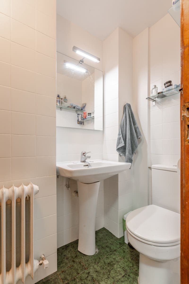 4 bedroom Flat for rent in Pamplona / Iruna - € 2,500 (Ref: 9851349)