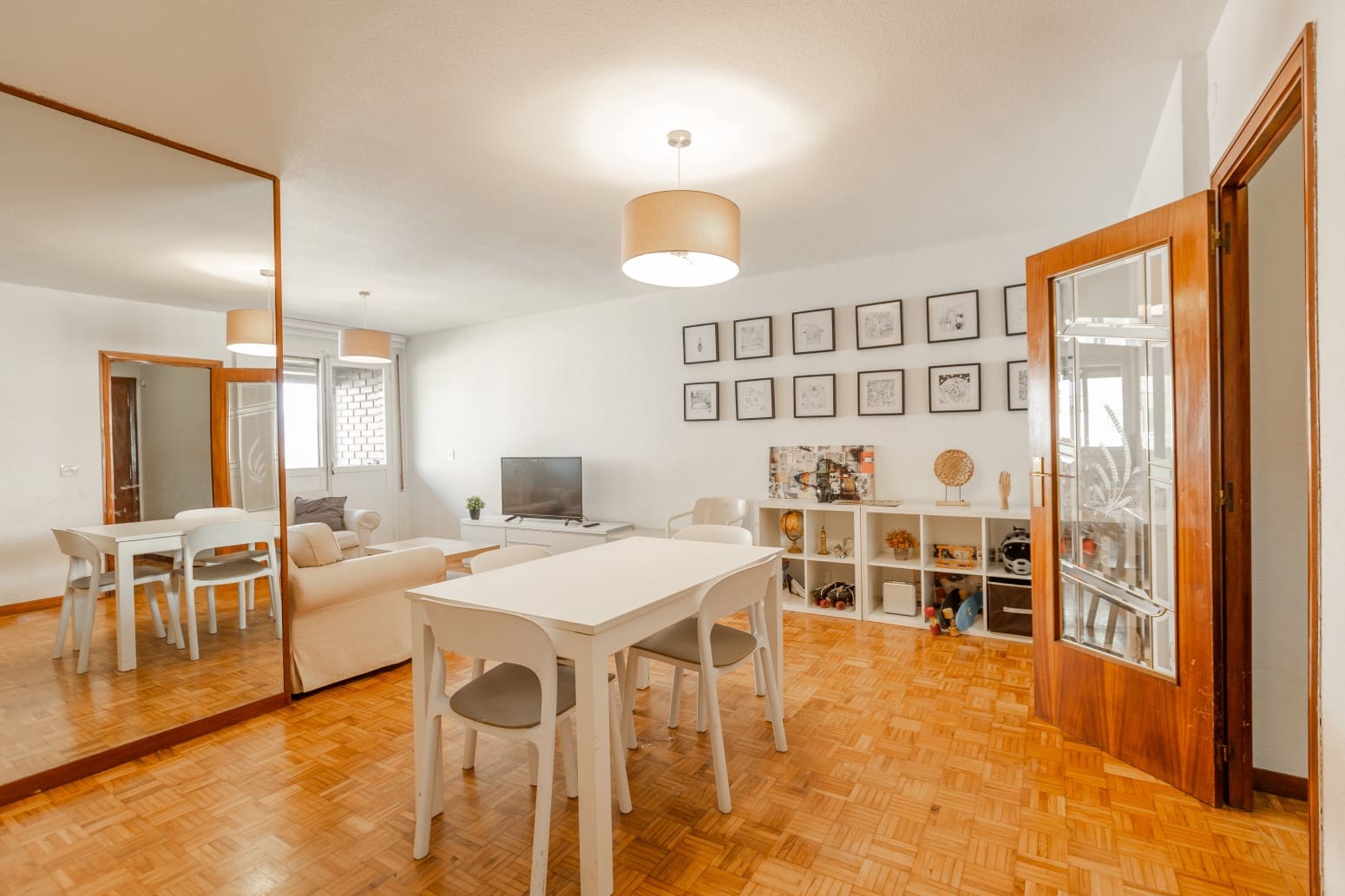4 bedroom Flat for rent in Pamplona / Iruna - € 2,500 (Ref: 9851349)