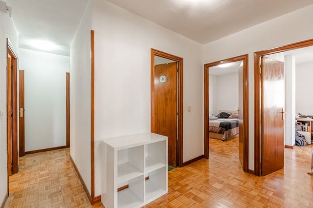 4 bedroom Flat for rent in Pamplona / Iruña - € 2,500 (Ref: 9851349)