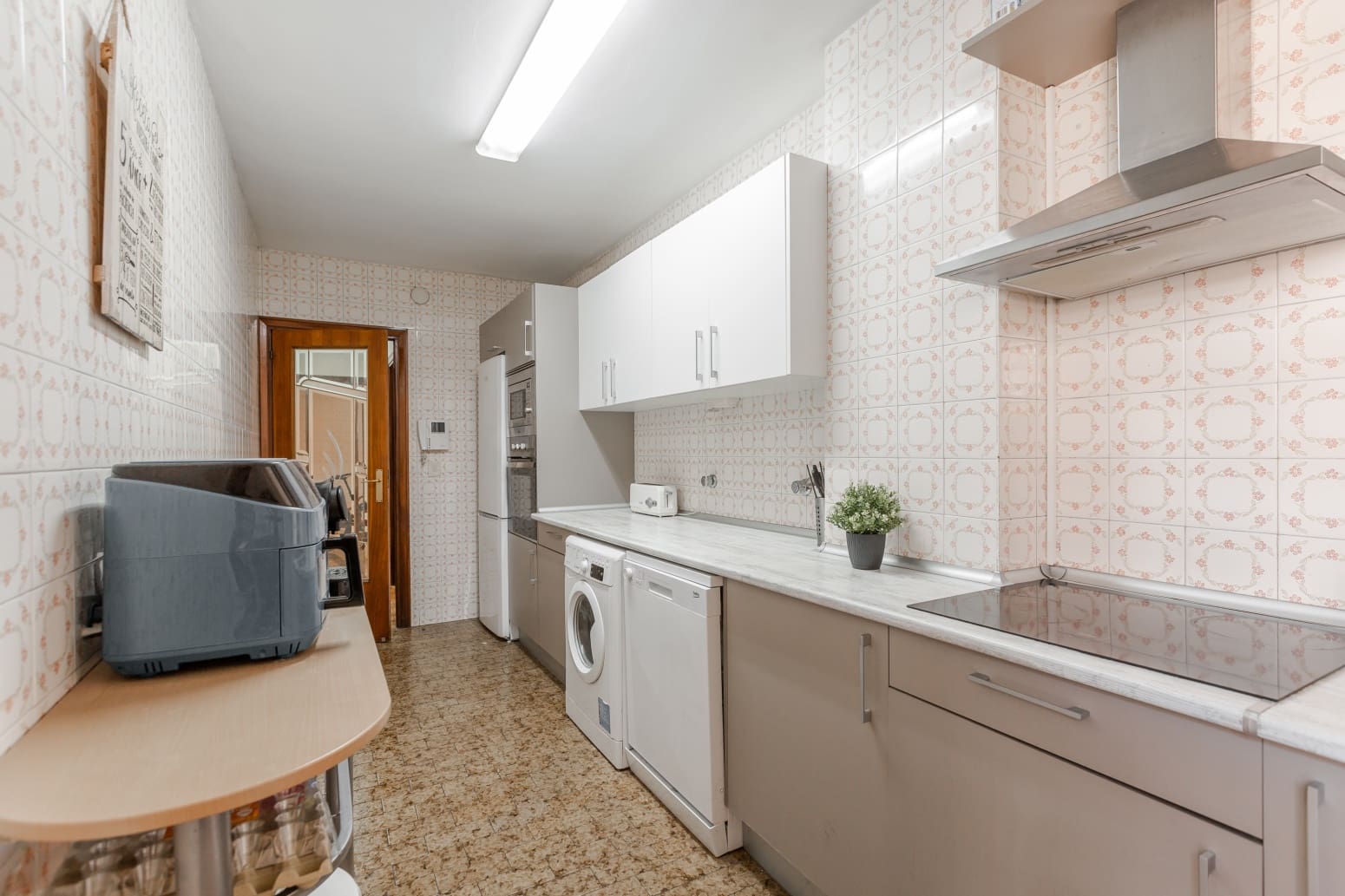 4 bedroom Flat for rent in Pamplona / Iruna - € 2,500 (Ref: 9851349)