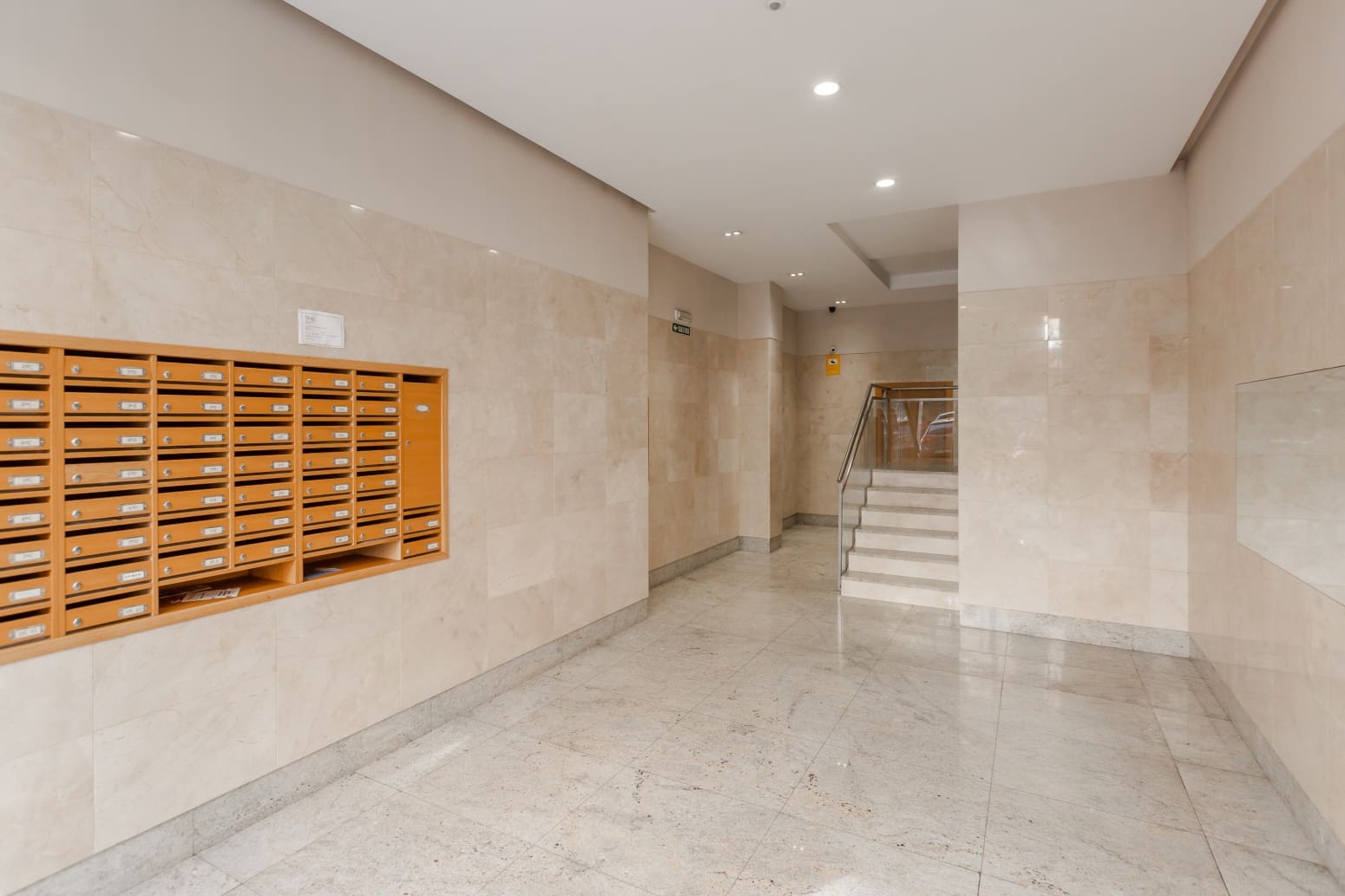 4 bedroom Flat for rent in Pamplona / Iruna - € 2,500 (Ref: 9851349)