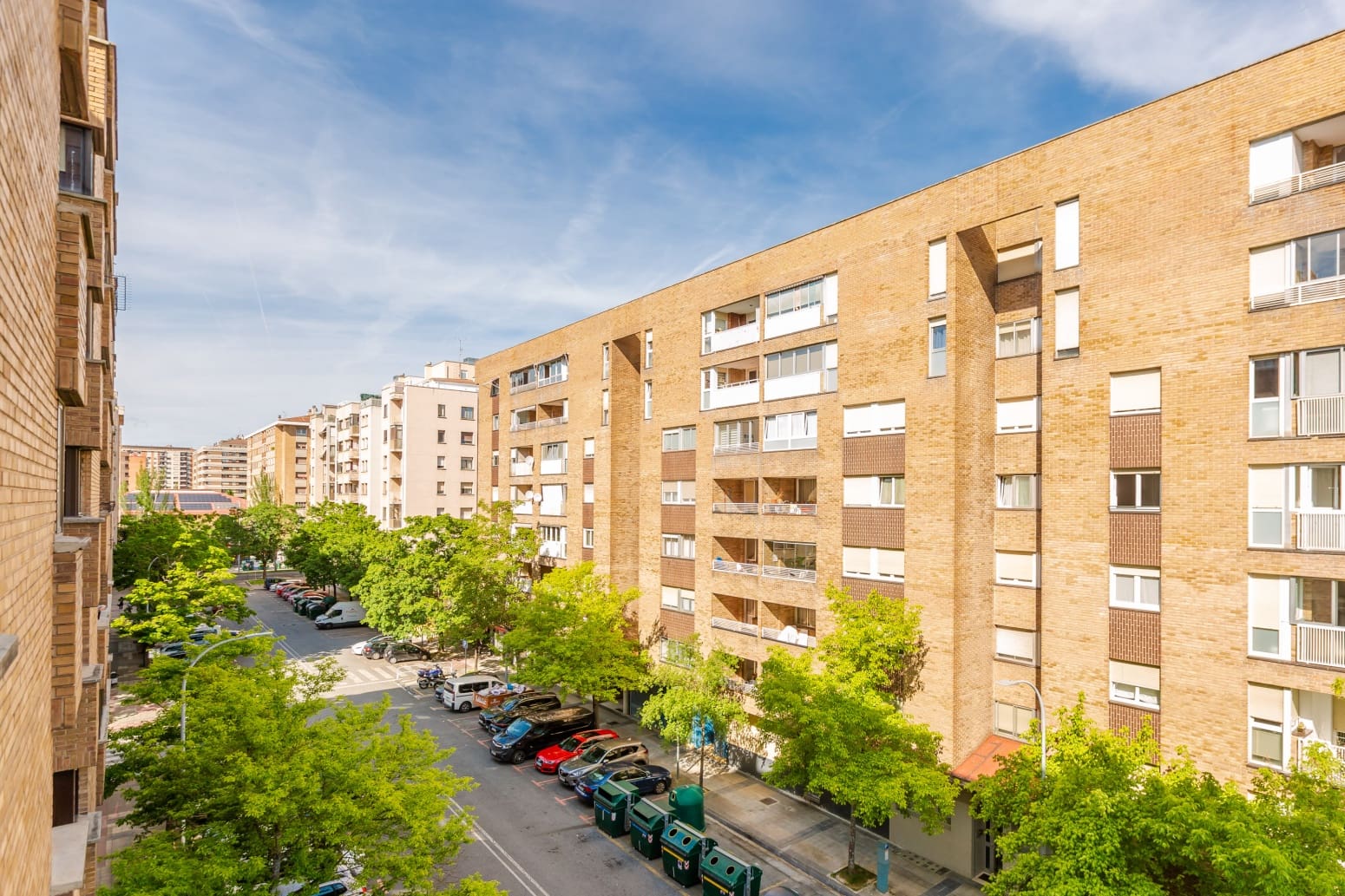 4 bedroom Flat for rent in Pamplona / Iruna - € 2,500 (Ref: 9851349)