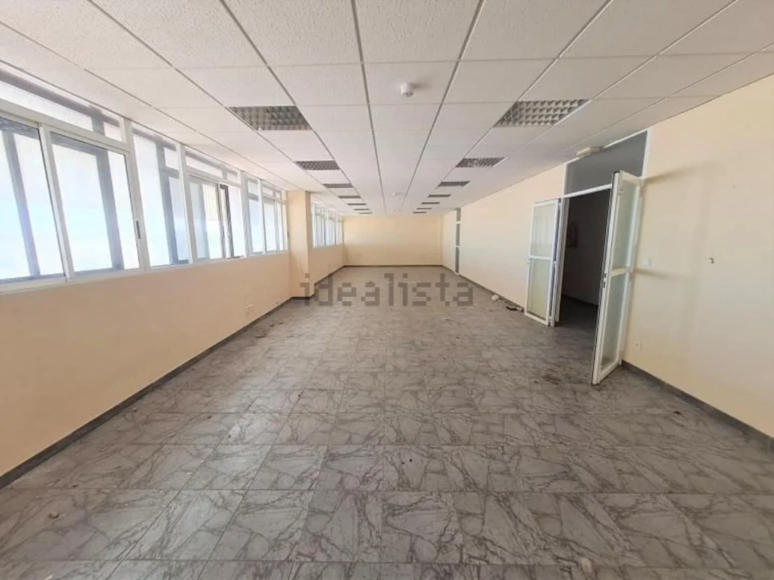 Commercial for sale in Cintruenigo - € 450,000 (Ref: 9855167)