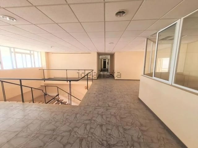 Commercial for sale in Cintruénigo - € 450,000 (Ref: 9855167)