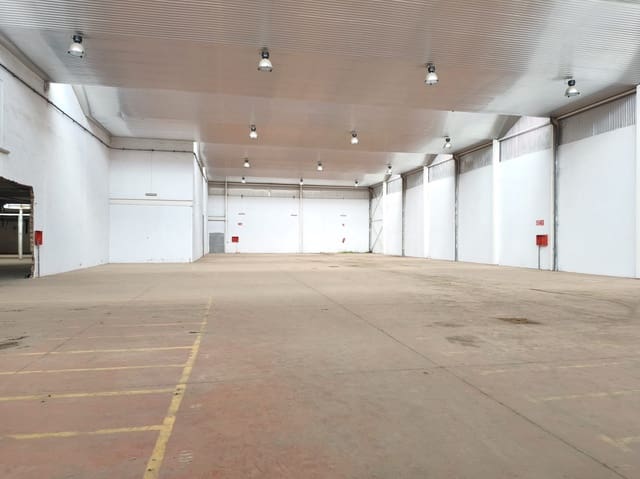 Commercial for sale in Cintruénigo - € 450,000 (Ref: 9855167)