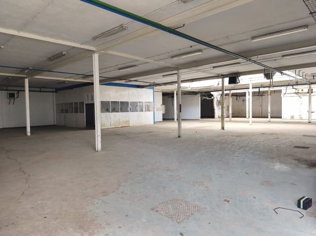 Commercial for sale in Cintruénigo - € 450,000 (Ref: 9855167)