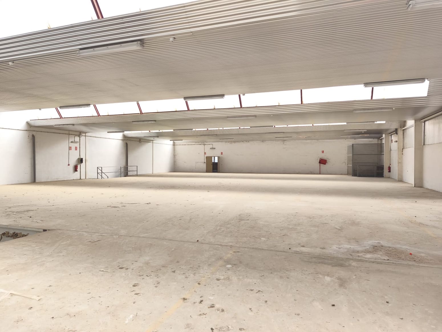 Kommersiell til salgs i Cintruenigo - € 450 000 (Ref: 9855167)
