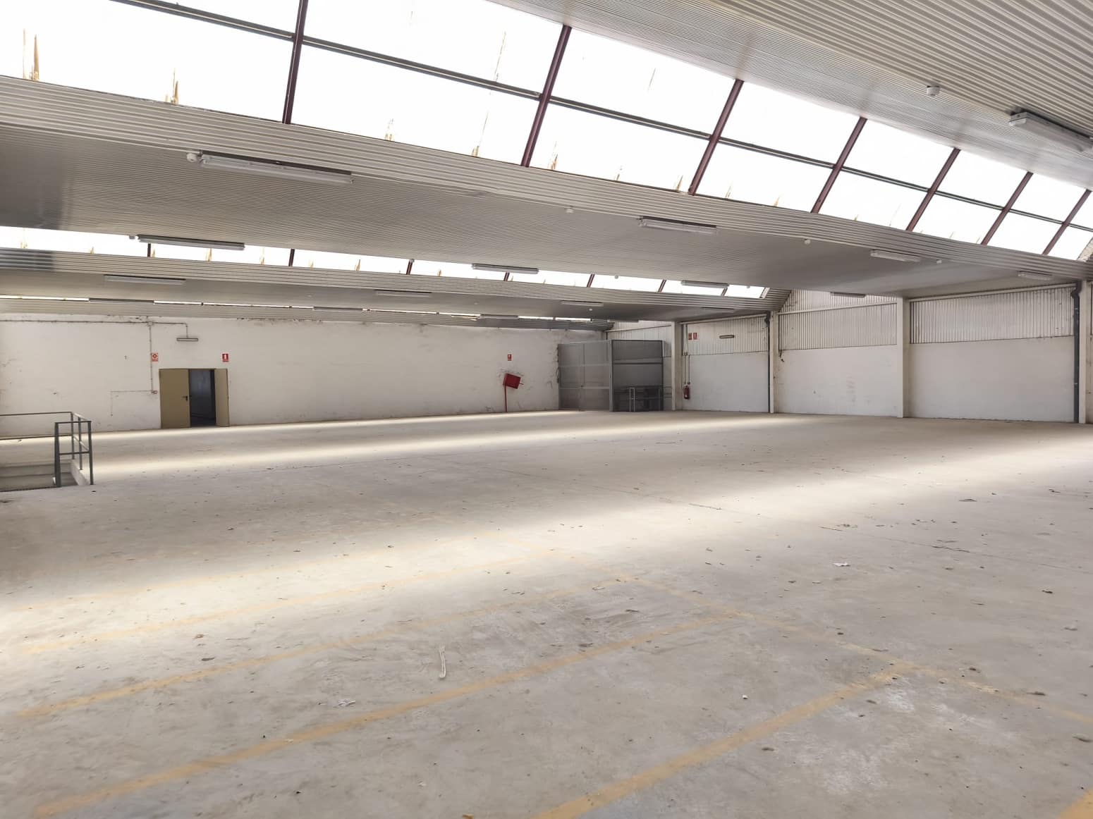 Kommersiell til salgs i Cintruenigo - € 450 000 (Ref: 9855167)
