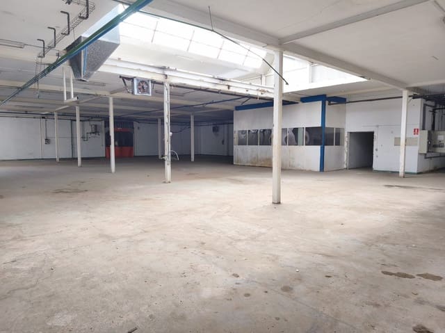 Commercial for sale in Cintruénigo - € 450,000 (Ref: 9855167)