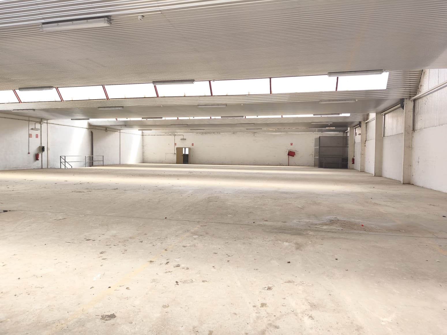 Kommersiell til salgs i Cintruenigo - € 450 000 (Ref: 9855167)
