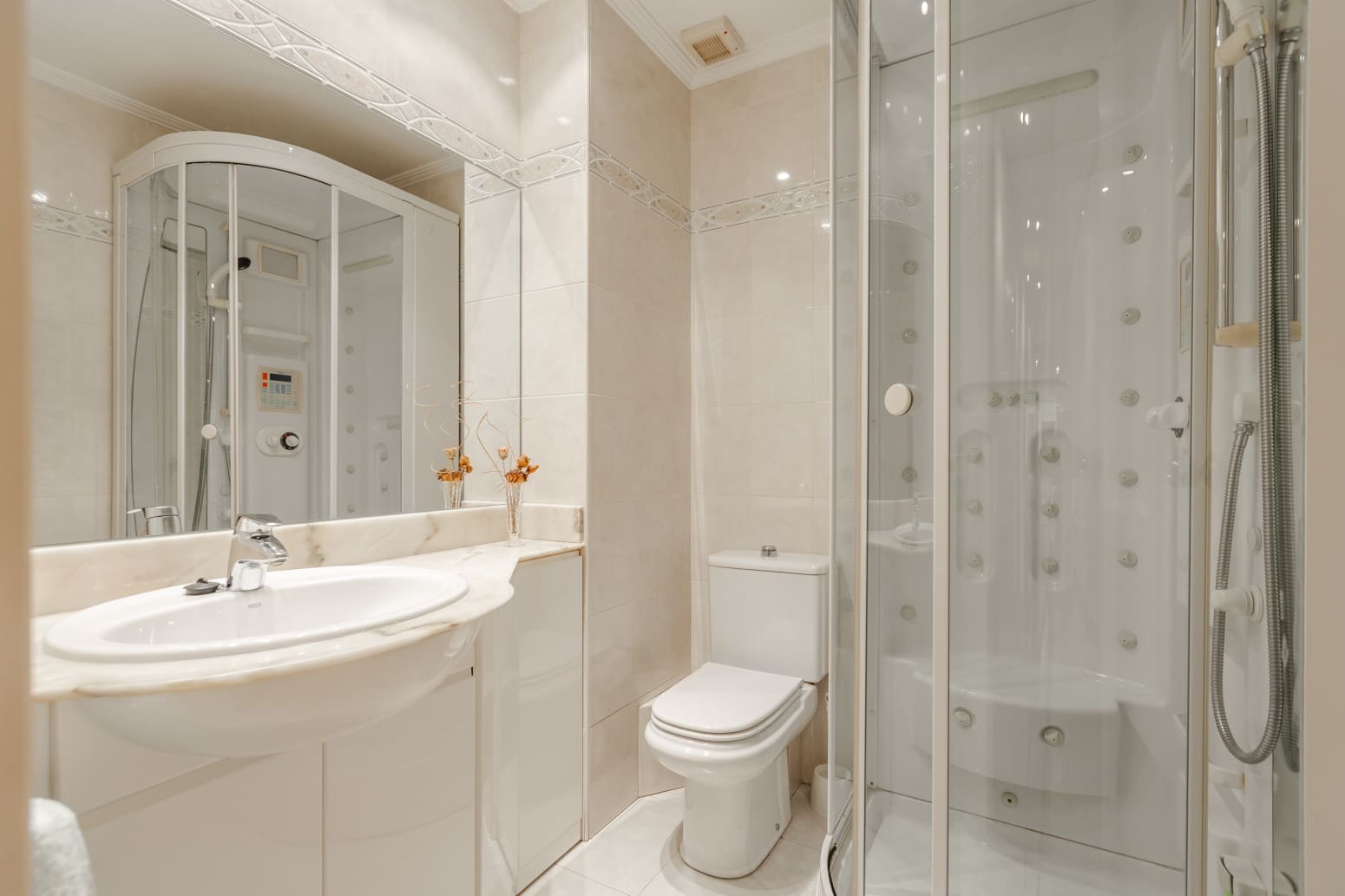 4 bedroom Flat for sale in Pamplona / Iruna - € 519,000 (Ref: 9855169)