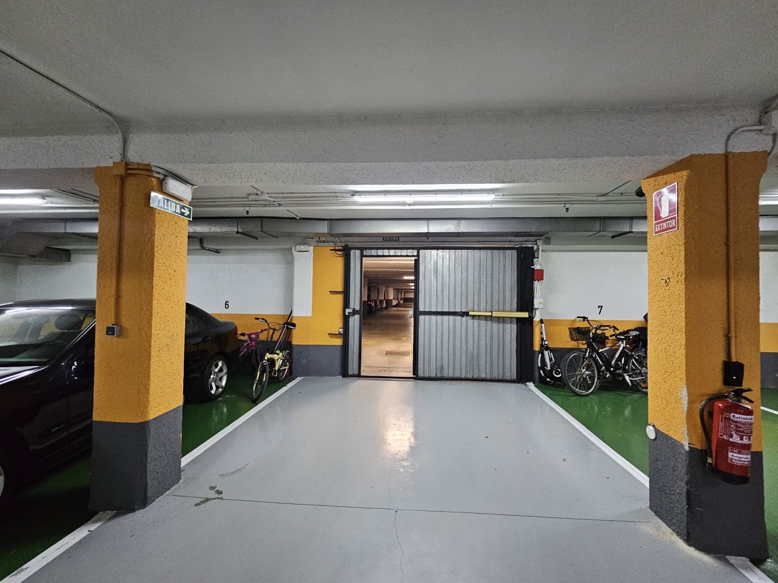 Garage for sale in Pamplona / Iruna - € 29,500 (Ref: 9859641)