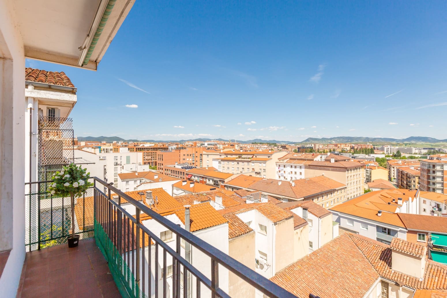 4 bedroom Flat for sale in Pamplona / Iruna - € 415,000 (Ref: 9861663)
