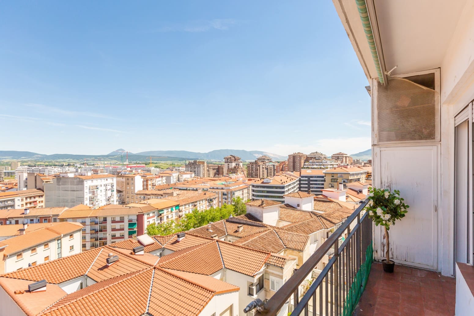 4 bedroom Flat for sale in Pamplona / Iruna - € 415,000 (Ref: 9861663)