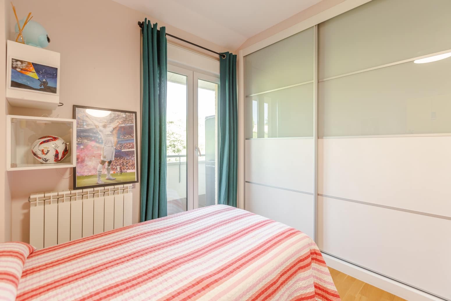 4 bedroom Villa for sale in Noain with garage - € 459,000 (Ref: 9861664)