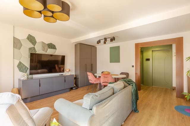 4 bedroom Villa for sale in Noain with garage - € 459,000 (Ref: 9861664)