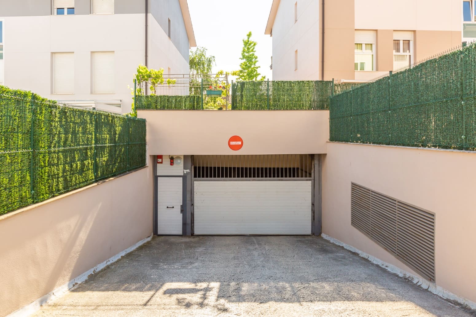 4 bedroom Villa for sale in Noain with garage - € 459,000 (Ref: 9861664)