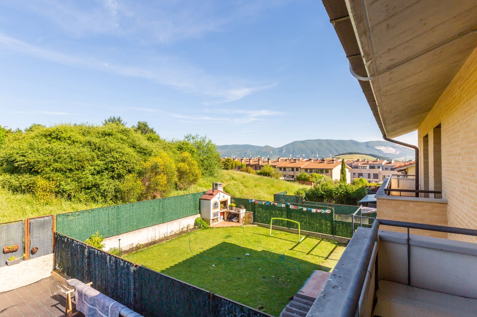 4 bedroom Villa for sale in Noain with garage - € 459,000 (Ref: 9861664)