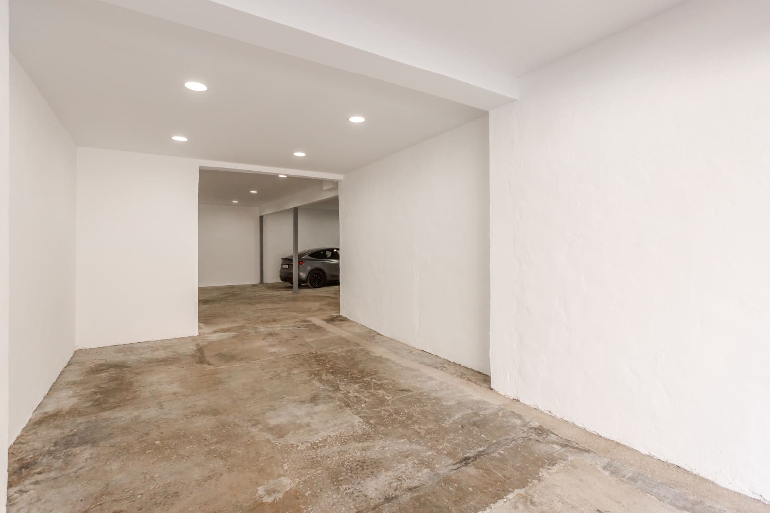 Commercial for rent in Aranguren - € 800 (Ref: 9864786)