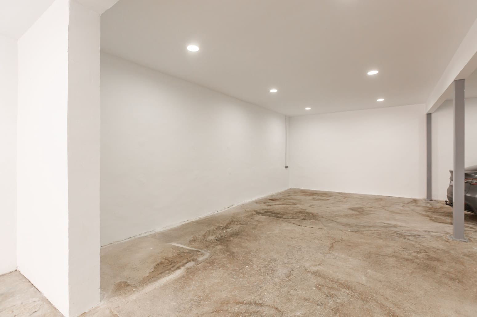 Commercial for rent in Aranguren - € 800 (Ref: 9864786)
