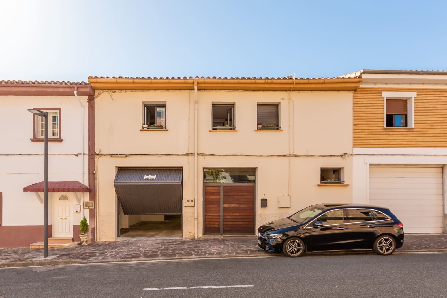 Commercial for rent in Aranguren - € 800 (Ref: 9864786)
