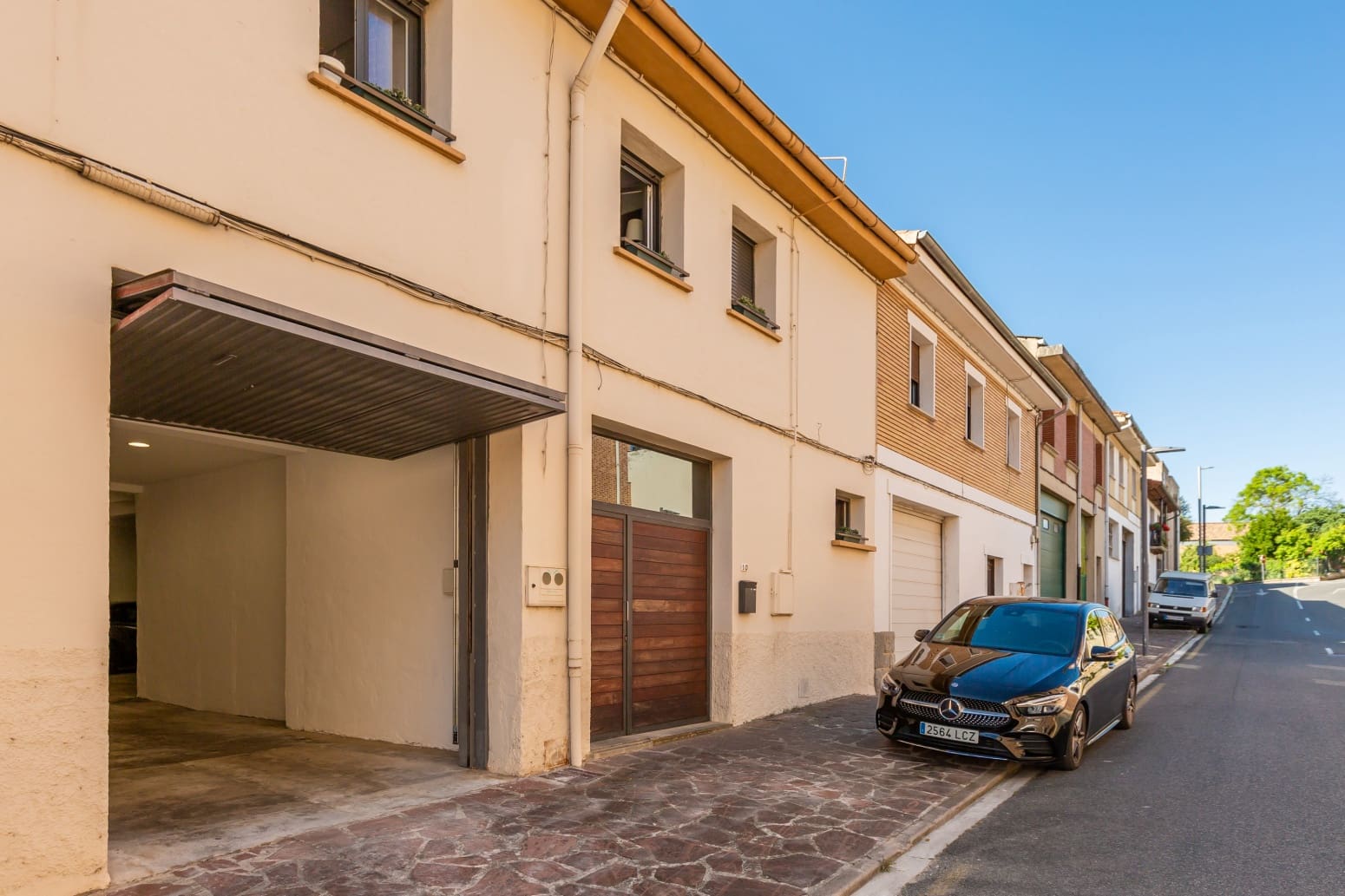 Commercial for rent in Aranguren - € 800 (Ref: 9864786)