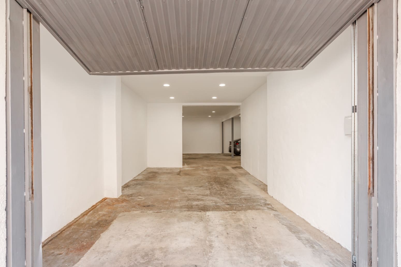Commercial for rent in Aranguren - € 800 (Ref: 9864786)