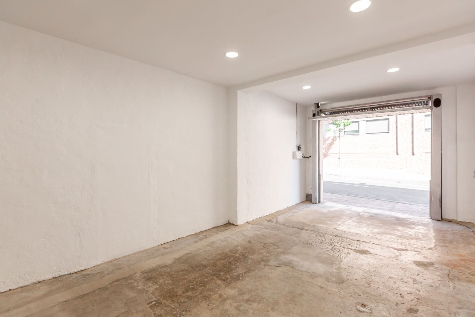 Commercial for rent in Aranguren - € 800 (Ref: 9864786)