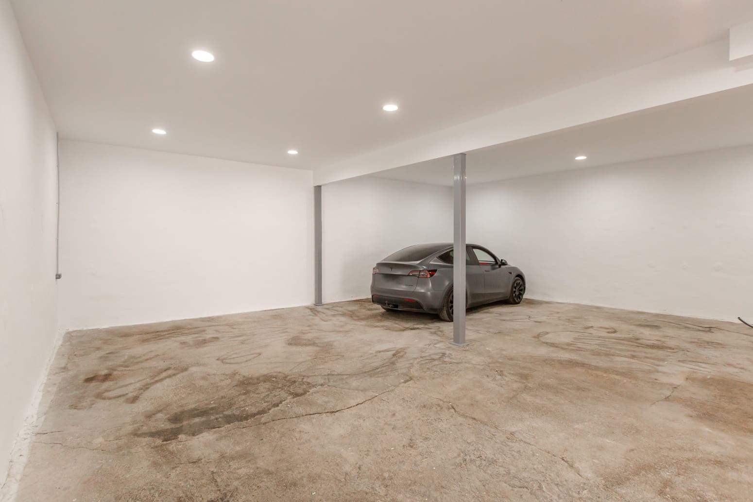 Commercial for rent in Aranguren - € 800 (Ref: 9864786)