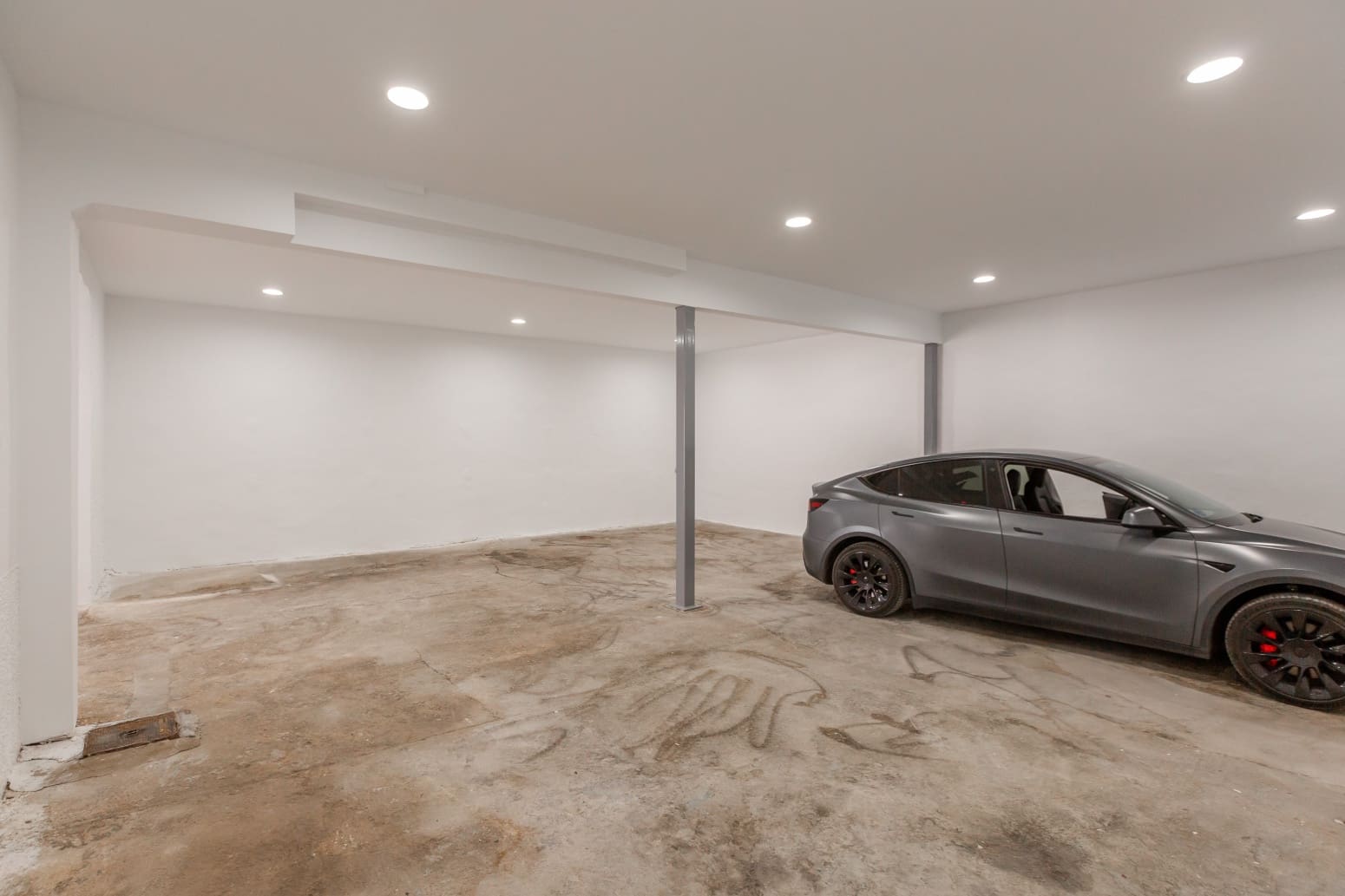 Commercial for rent in Aranguren - € 800 (Ref: 9864786)