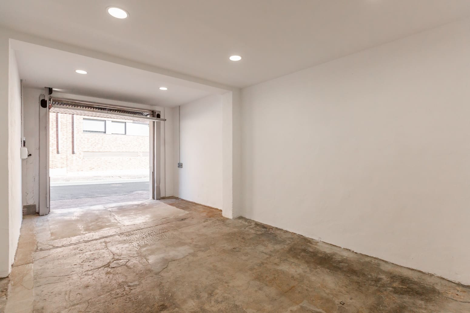 Commercial for rent in Aranguren - € 800 (Ref: 9864786)