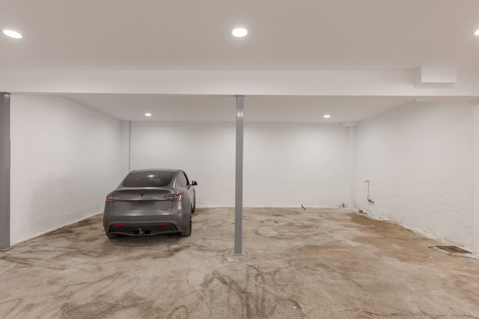 Commercial for rent in Aranguren - € 800 (Ref: 9864786)