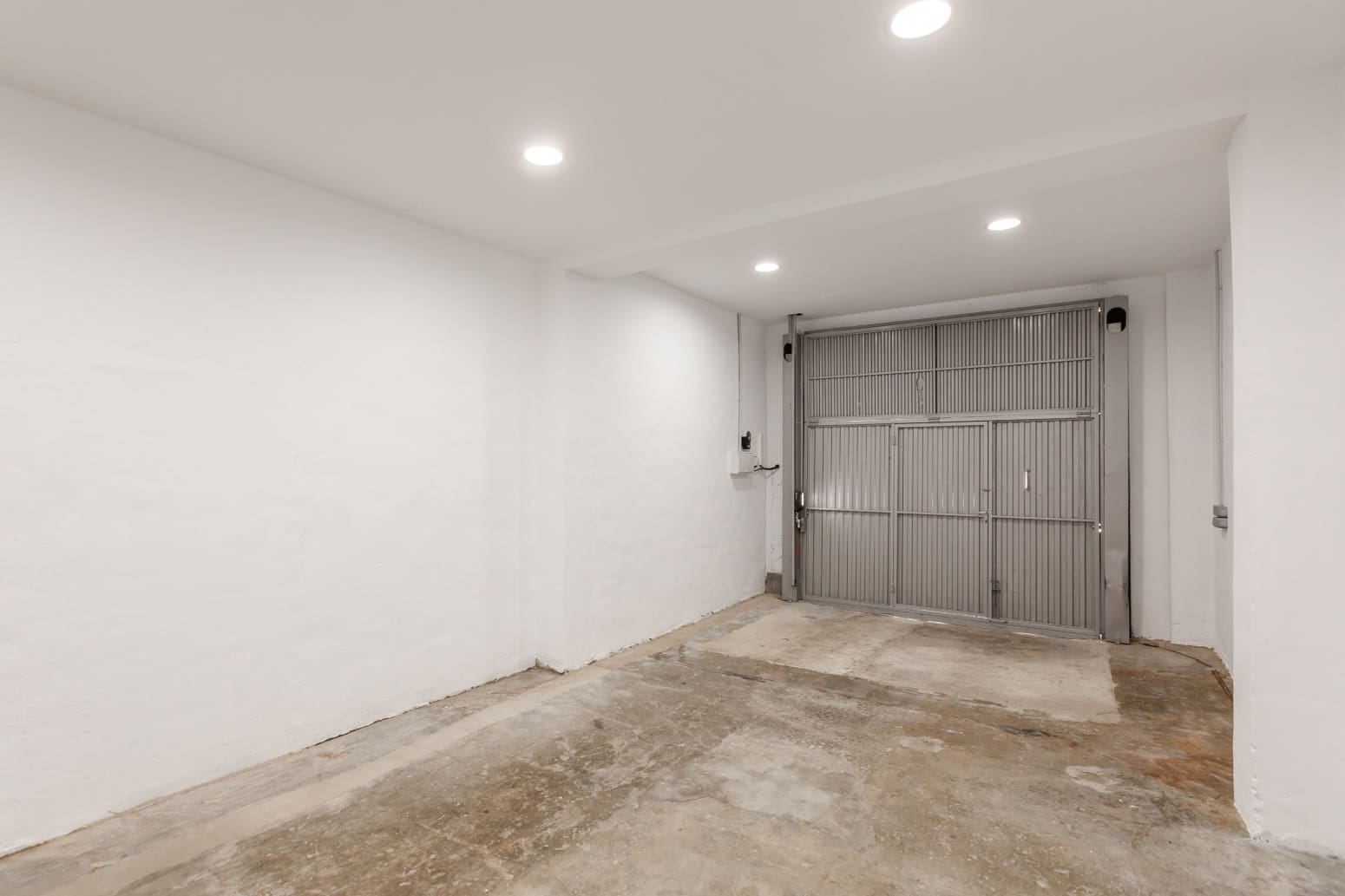 Commercial for rent in Aranguren - € 800 (Ref: 9864786)
