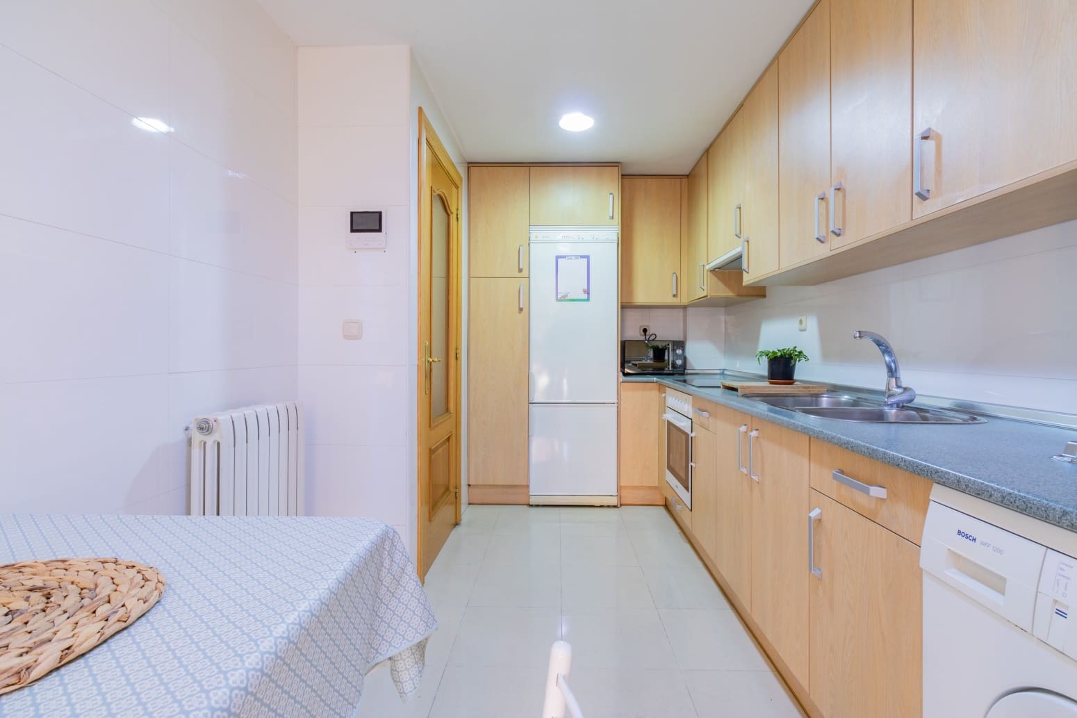 2 bedroom Flat for rent in Pamplona / Iruna with garage - € 925 (Ref: 9871643)