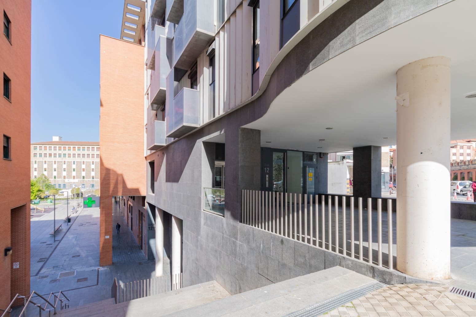 2 bedroom Flat for rent in Pamplona / Iruna with garage - € 925 (Ref: 9871643)