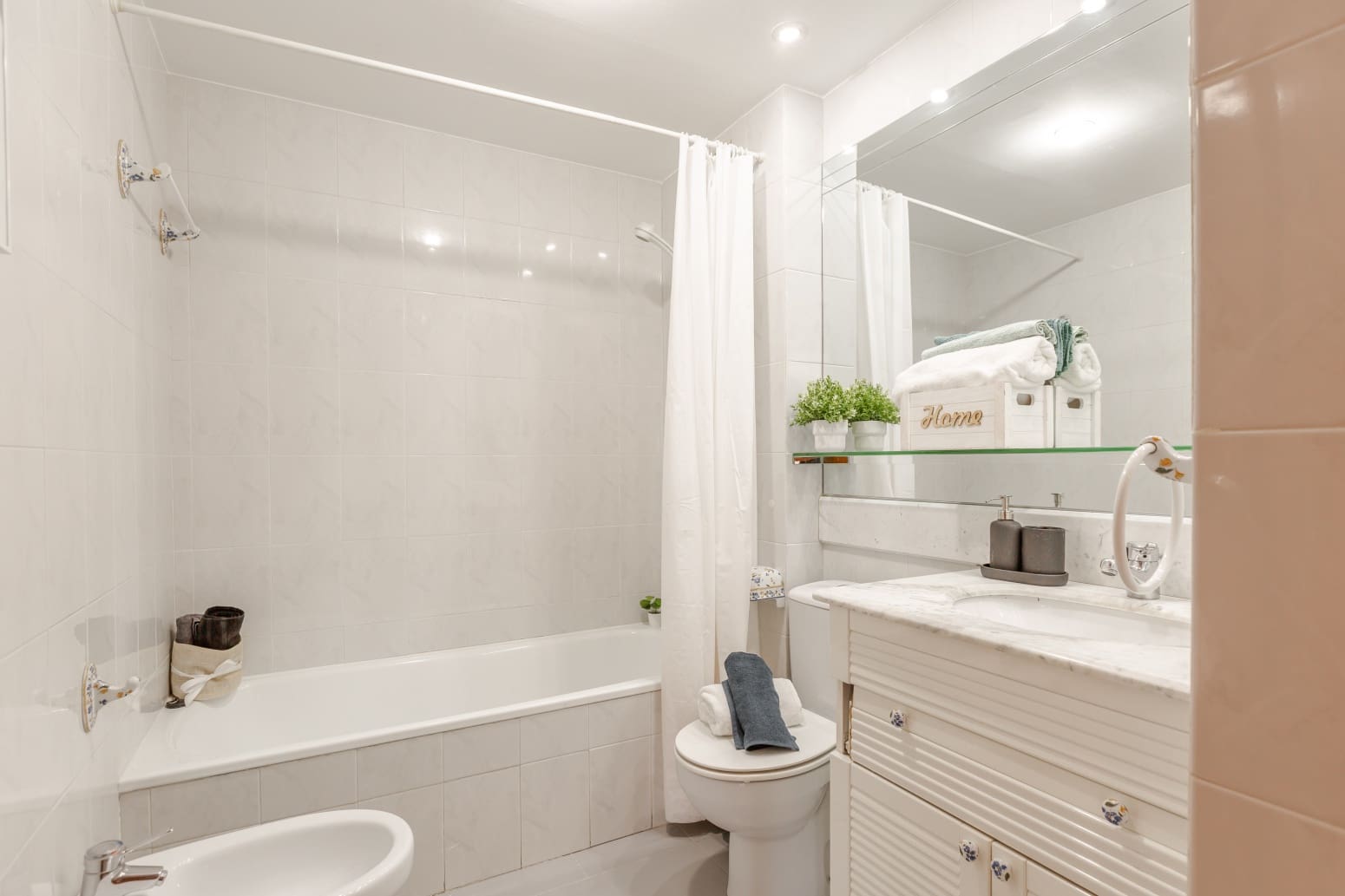 1 bedroom Flat for sale in Pamplona / Iruna with garage - € 269,000 (Ref: 9873073)