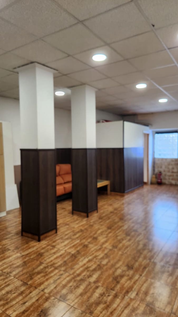 Commercial for rent in Villava / Atarrabia - € 600 (Ref: 9873074)