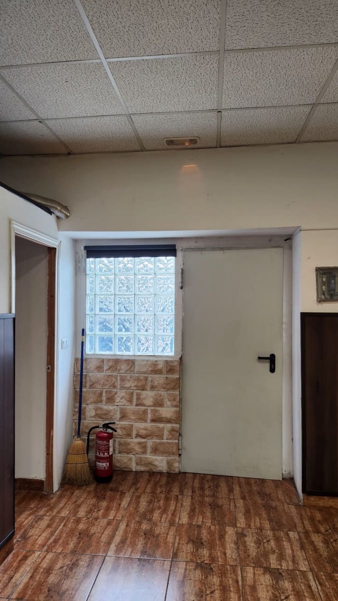 Commercial for rent in Villava / Atarrabia - € 600 (Ref: 9873074)