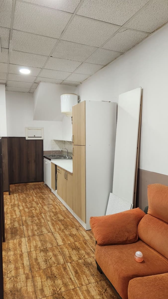 Commercial for rent in Villava / Atarrabia - € 600 (Ref: 9873074)