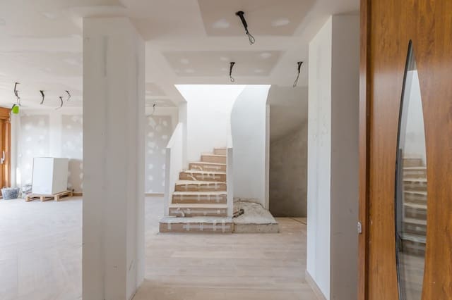 5 slaapkamer Villa te koop in Cordovilla, Galar met garage - € 794.900 (Ref: 9878171)