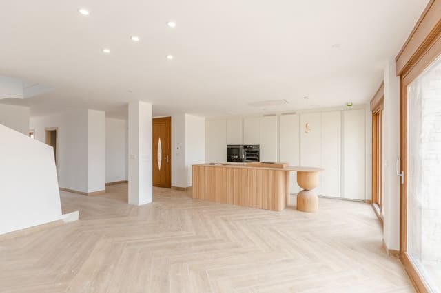Chalet de 5 habitaciones en Cordovilla, Galar en venta con garaje - 779.900 € (Ref: 9878171)