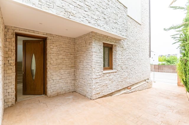 Chalet de 5 habitaciones en Cordovilla, Galar en venta con garaje - 779.900 € (Ref: 9878171)