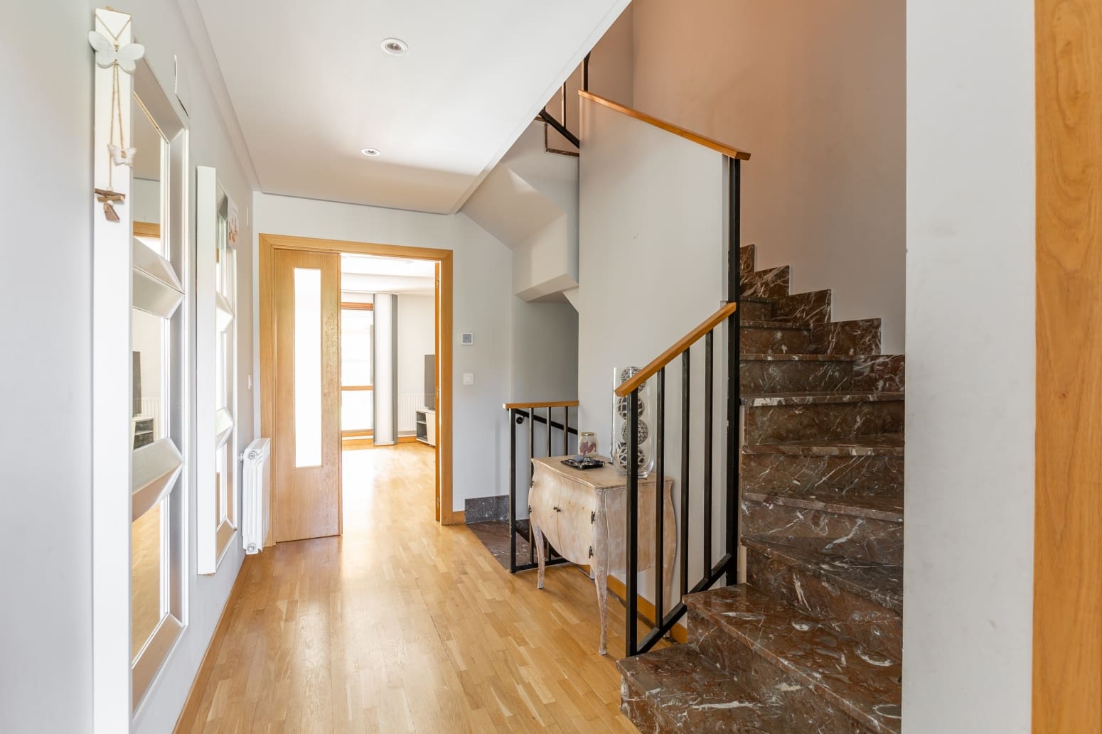4 bedroom Villa for sale in Berrioplano with garage - € 430,000 (Ref: 9880702)