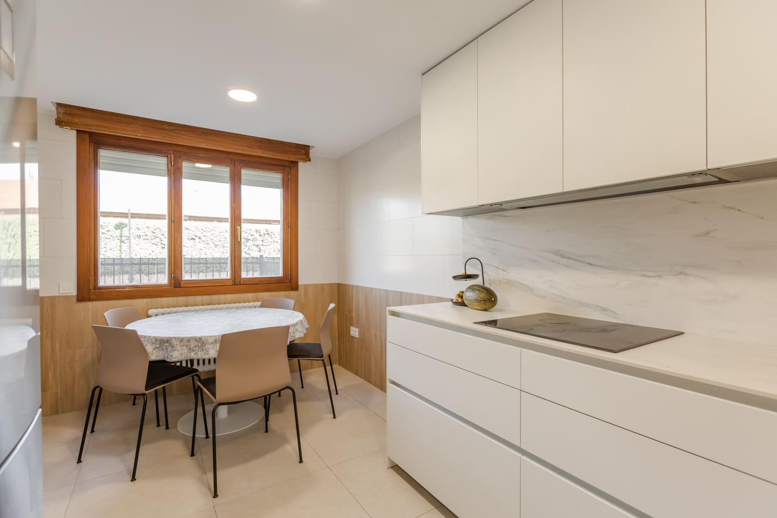 4 bedroom Villa for sale in Berrioplano with garage - € 430,000 (Ref: 9880702)