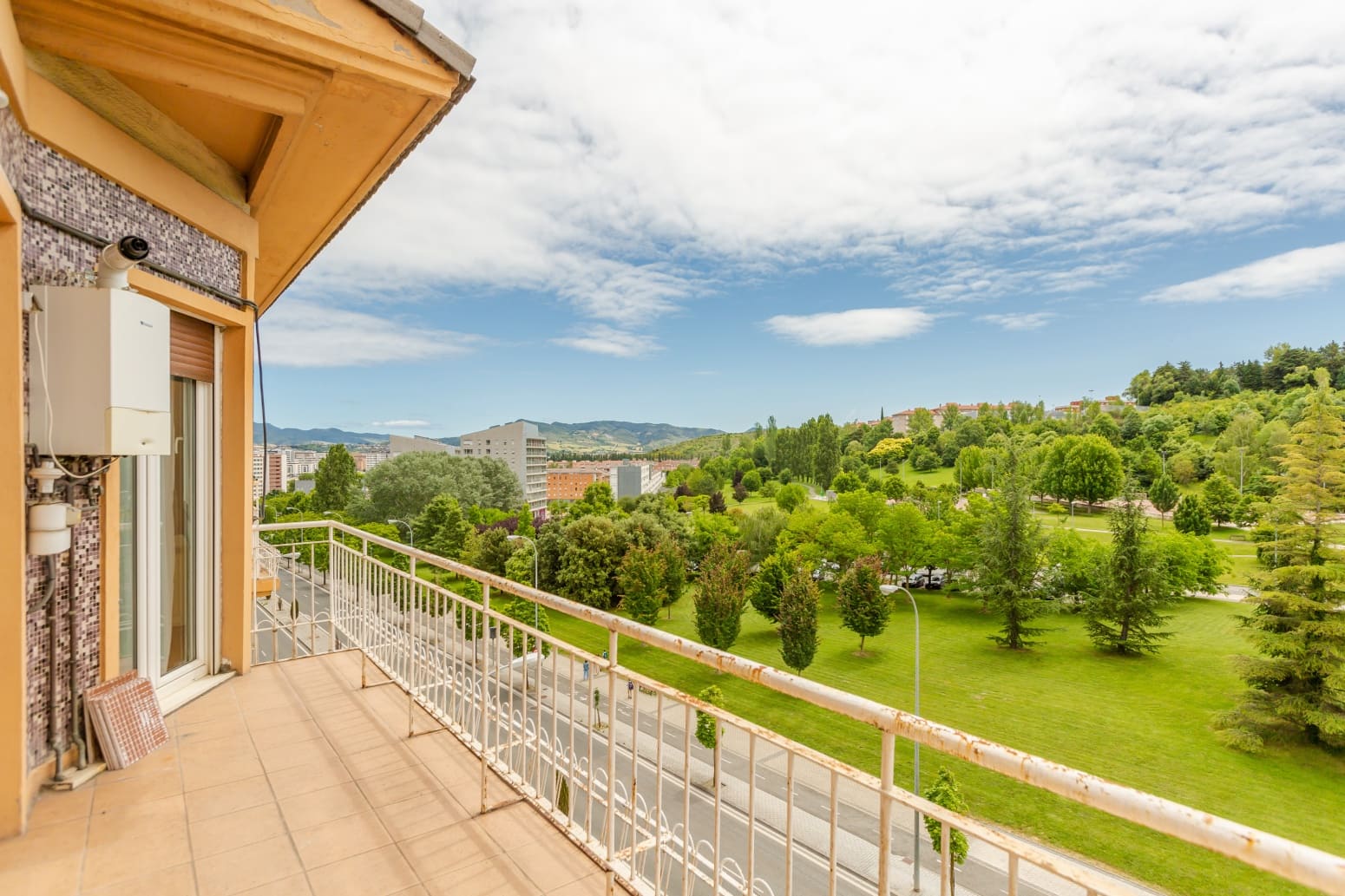 4 bedroom Flat for sale in Pamplona / Iruna - € 210,000 (Ref: 9880704)