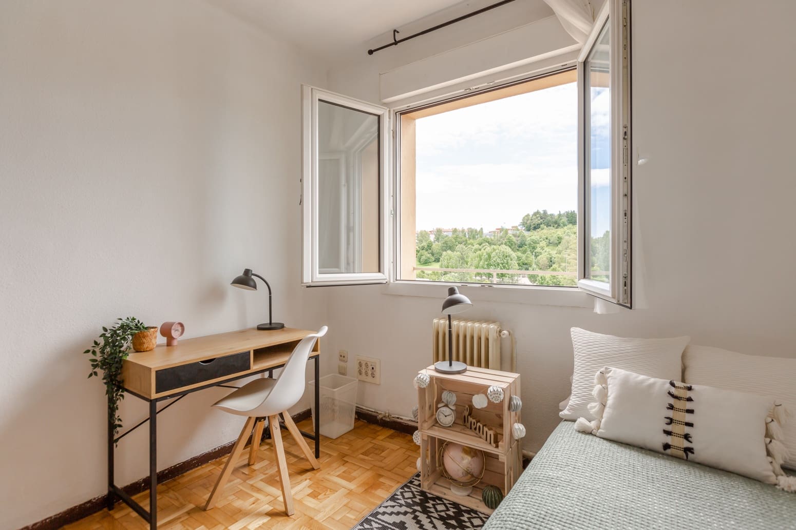 4 bedroom Flat for sale in Pamplona / Iruna - € 210,000 (Ref: 9880704)