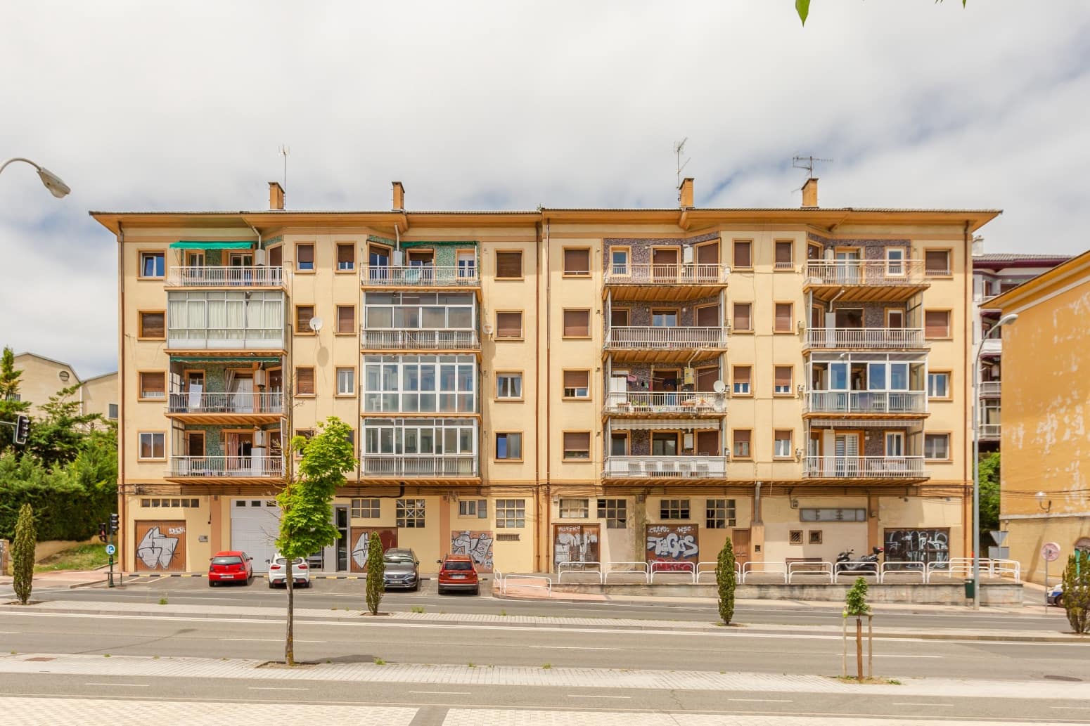 4 bedroom Flat for sale in Pamplona / Iruna - € 210,000 (Ref: 9880704)