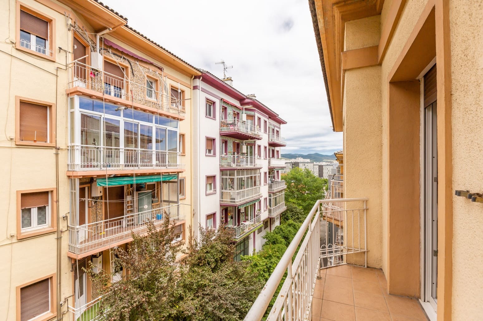 4 bedroom Flat for sale in Pamplona / Iruna - € 210,000 (Ref: 9880704)