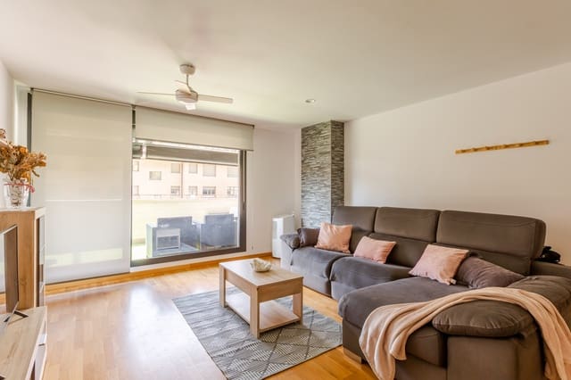 2 bedroom Flat for sale in Huarte with garage - € 339,000 (Ref: 9880705)