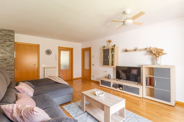 2 bedroom Flat for sale in Huarte with garage - € 339,000 (Ref: 9880705)